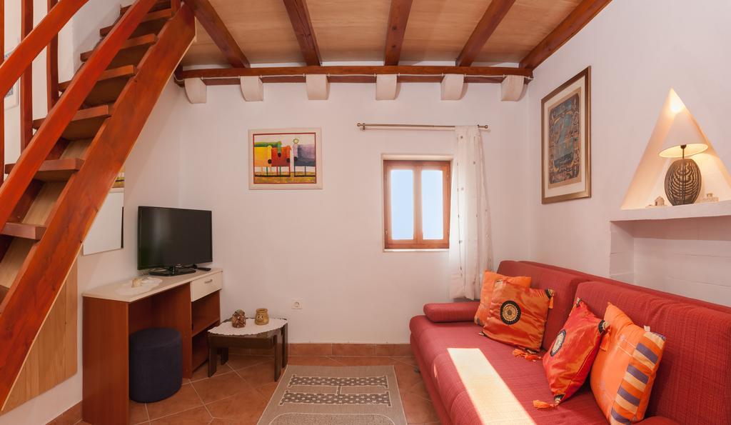 Holiday Home Vineyard House Bol Esterno foto