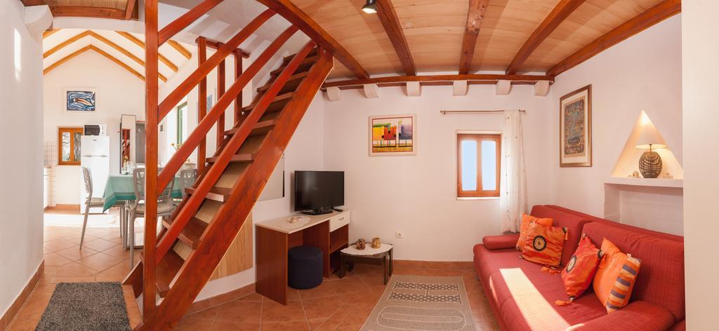 Holiday Home Vineyard House Bol Esterno foto