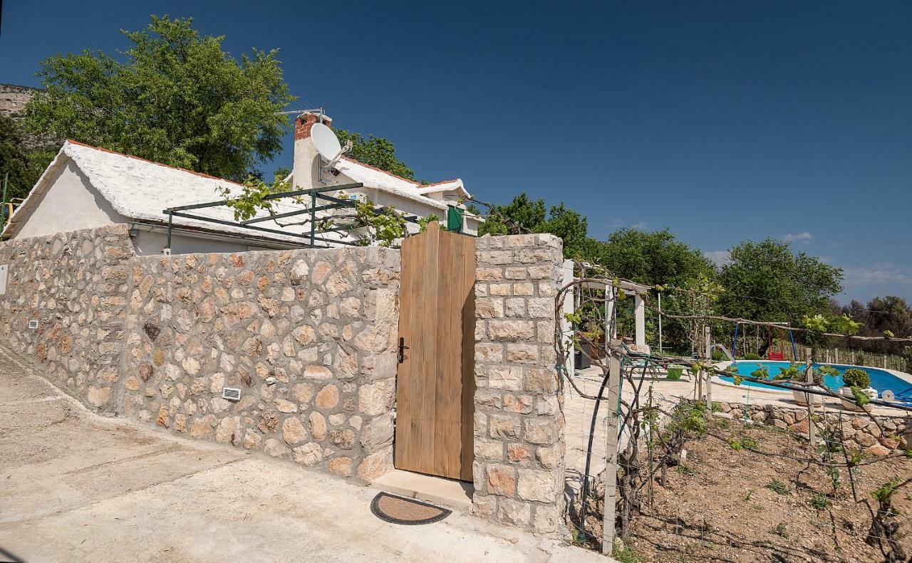 Holiday Home Vineyard House Bol Esterno foto